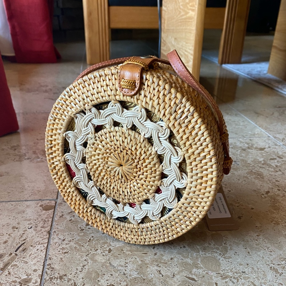 Round basket crossbody bag